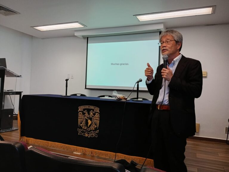 Ponencia del Dr. Seiji Suwa, profesor de la Universidad de Hyogo