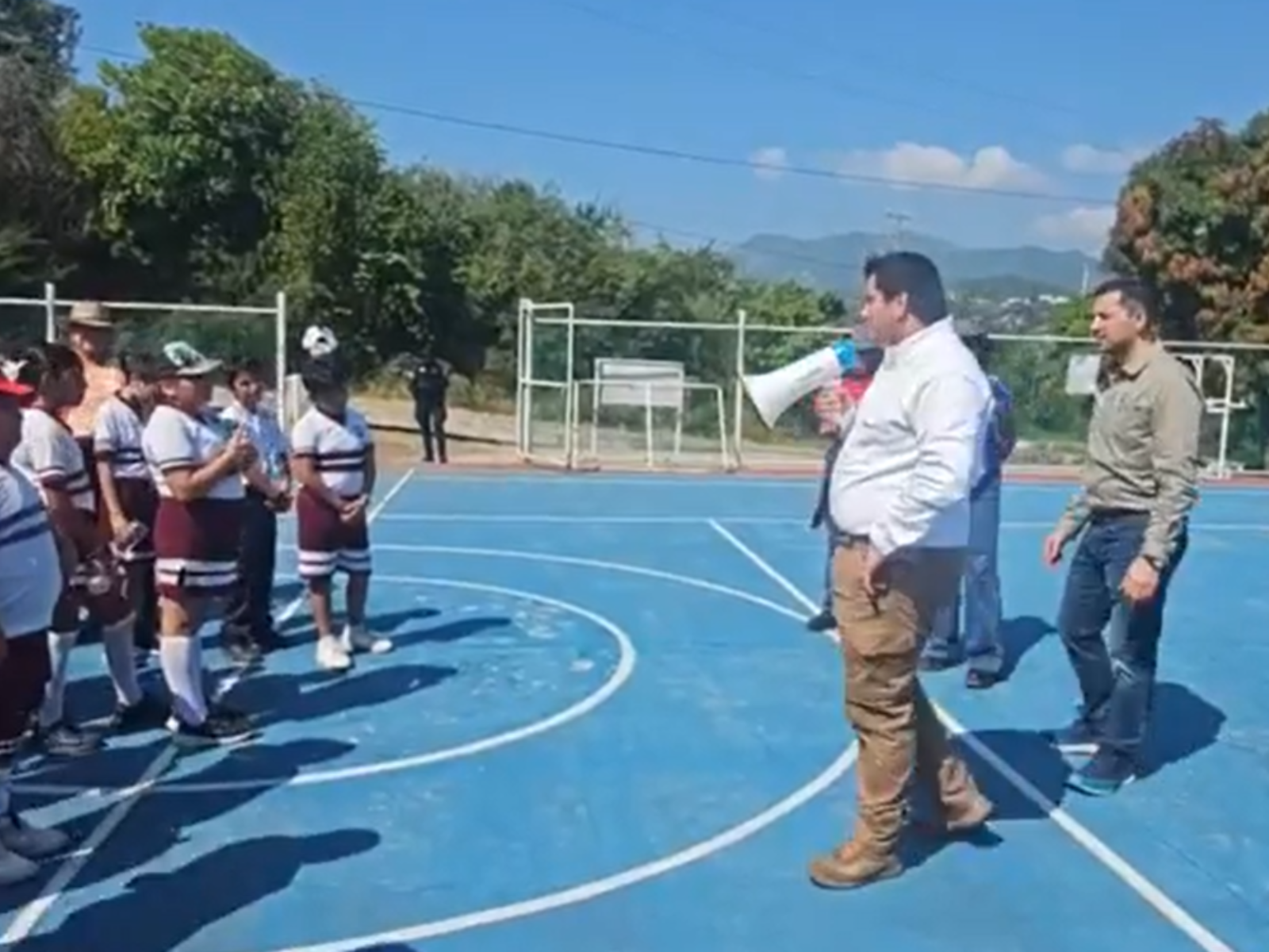 Estudiantes en la zona segura